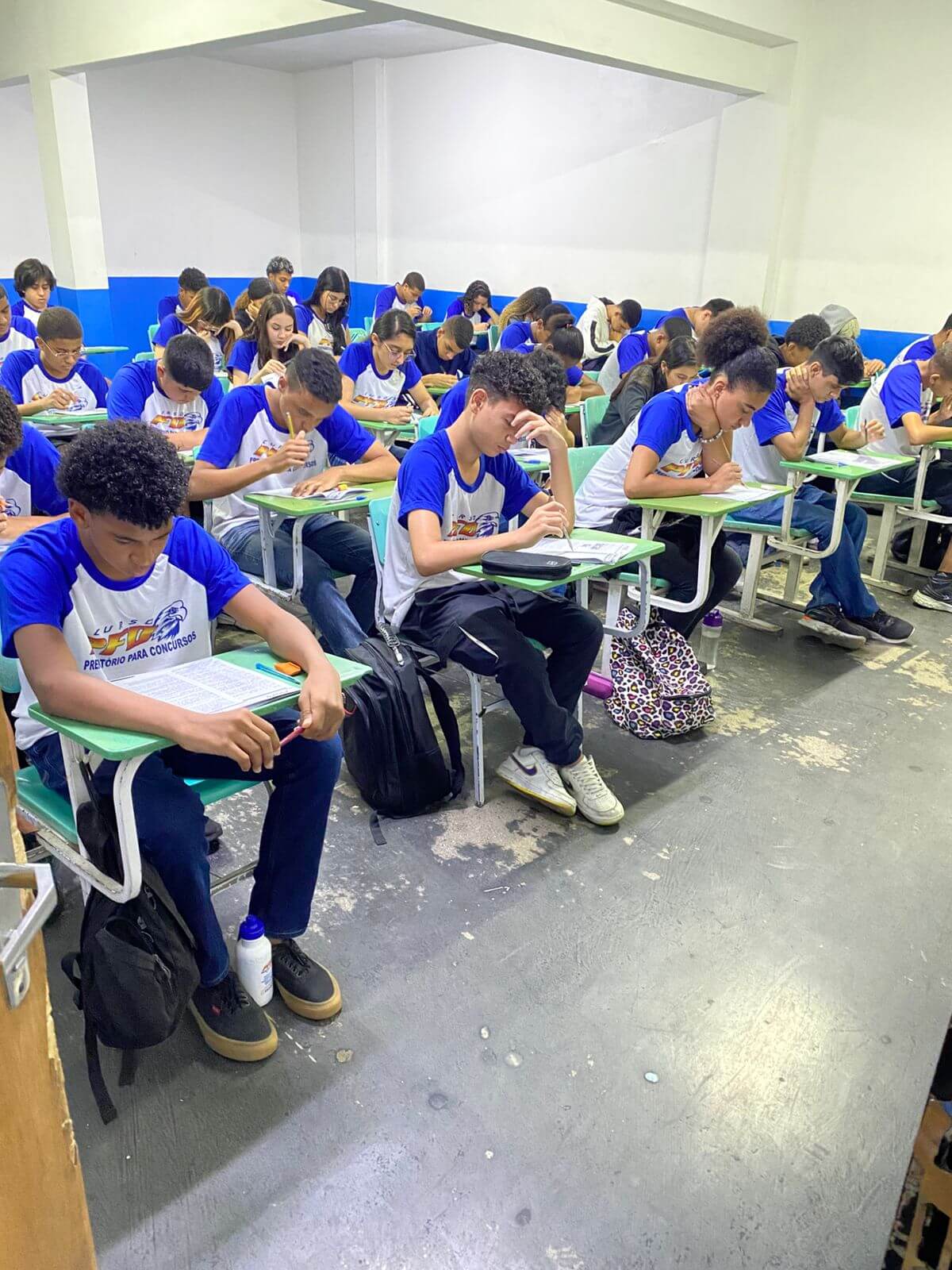 sala de aula sala de aula com alunos